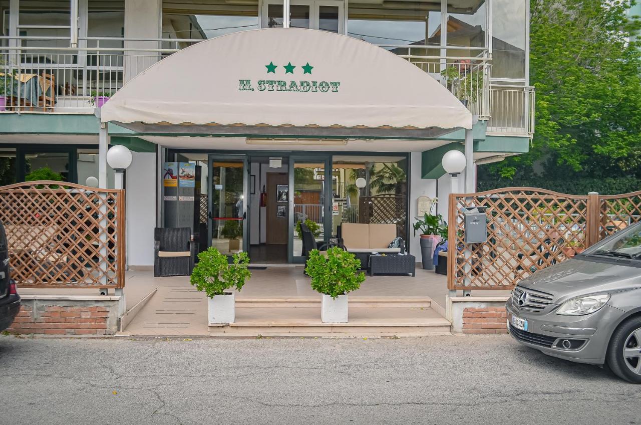 Hotel Stradiot リミニ エクステリア 写真
