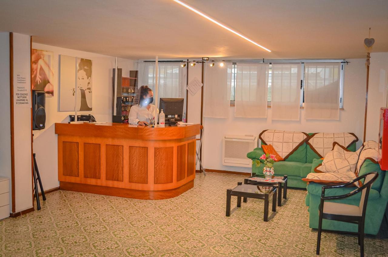Hotel Stradiot リミニ エクステリア 写真
