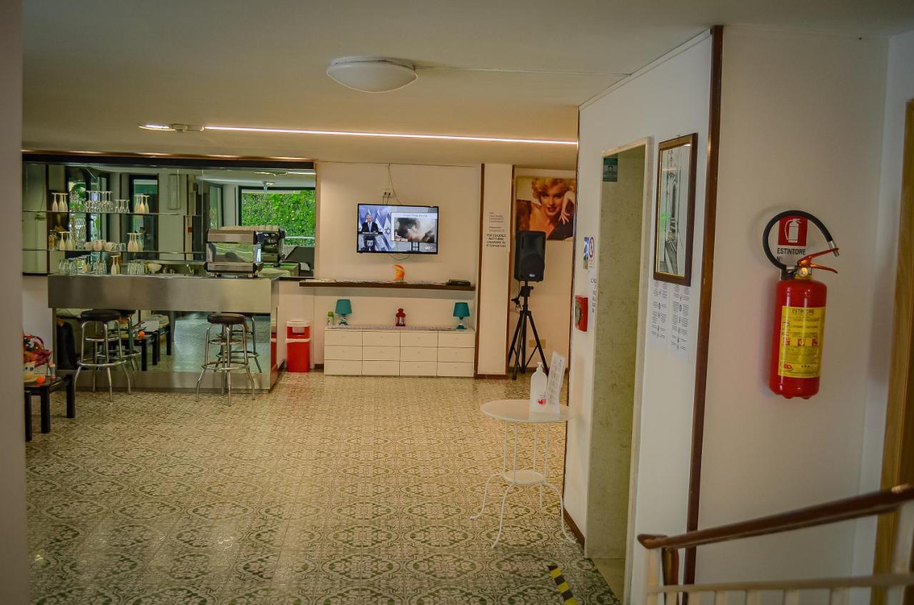 Hotel Stradiot リミニ エクステリア 写真