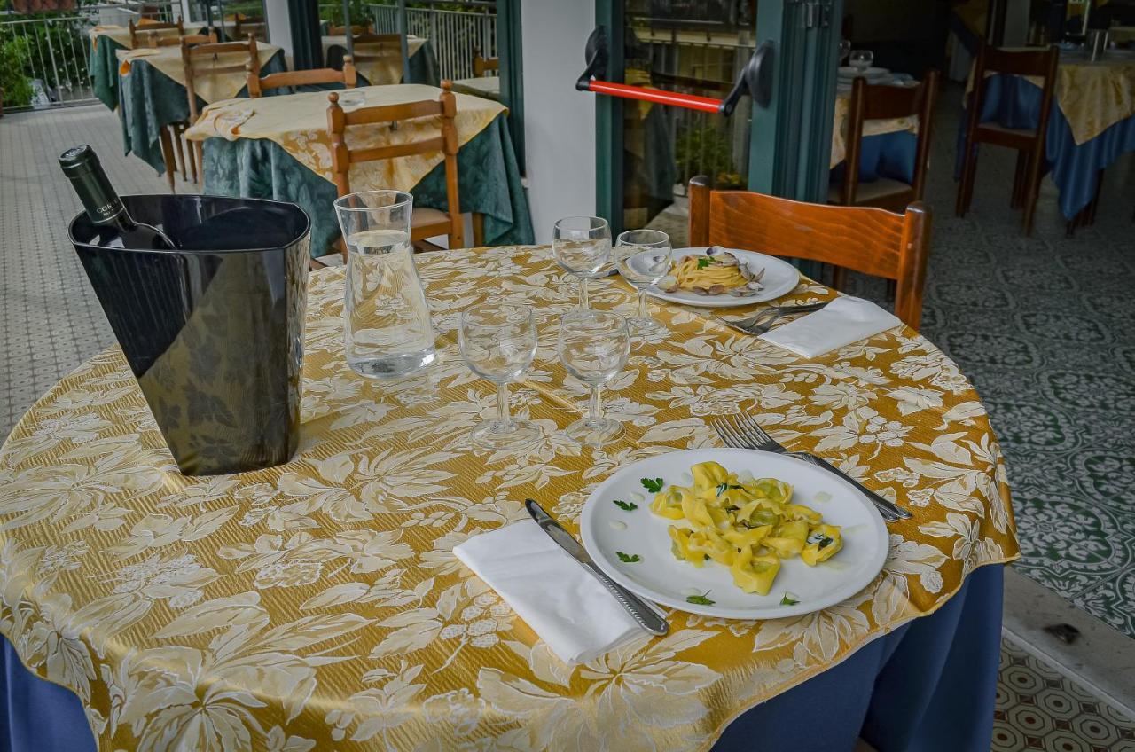 Hotel Stradiot リミニ エクステリア 写真